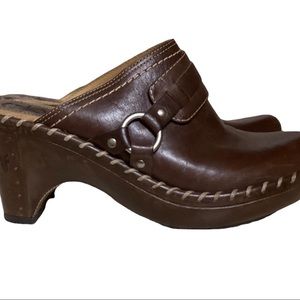 Frye Charlotte Brown Leather Whip Stitch  clogs, size 7